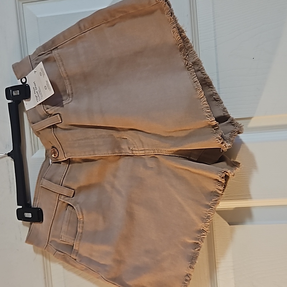 SO SUPER HIGH RISE CUTOFF SHORTS: TAN: NEW WITH TAGS: SIZE 7